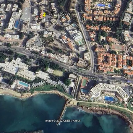Seaside Maisonette 200m From Sea *